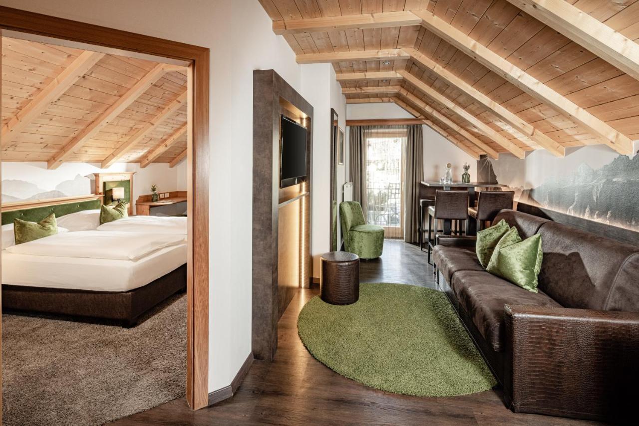 Boutique & Fashion Hotel Maciaconi - Gardenahotels Santa Cristina Val Gardena Ngoại thất bức ảnh