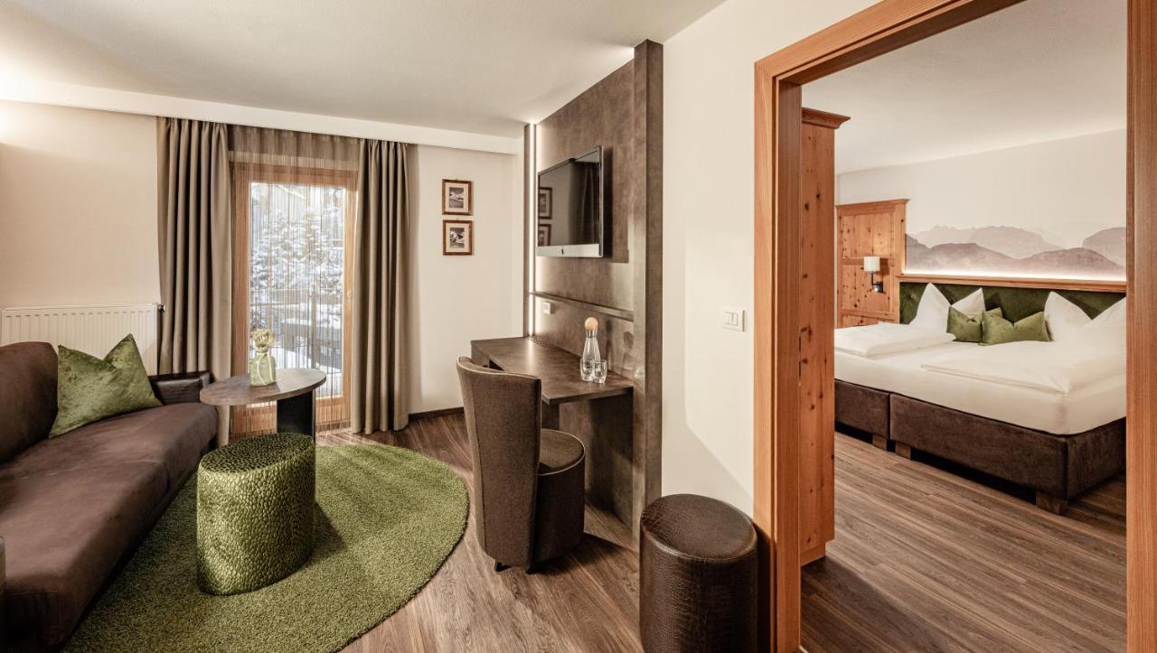 Boutique & Fashion Hotel Maciaconi - Gardenahotels Santa Cristina Val Gardena Ngoại thất bức ảnh