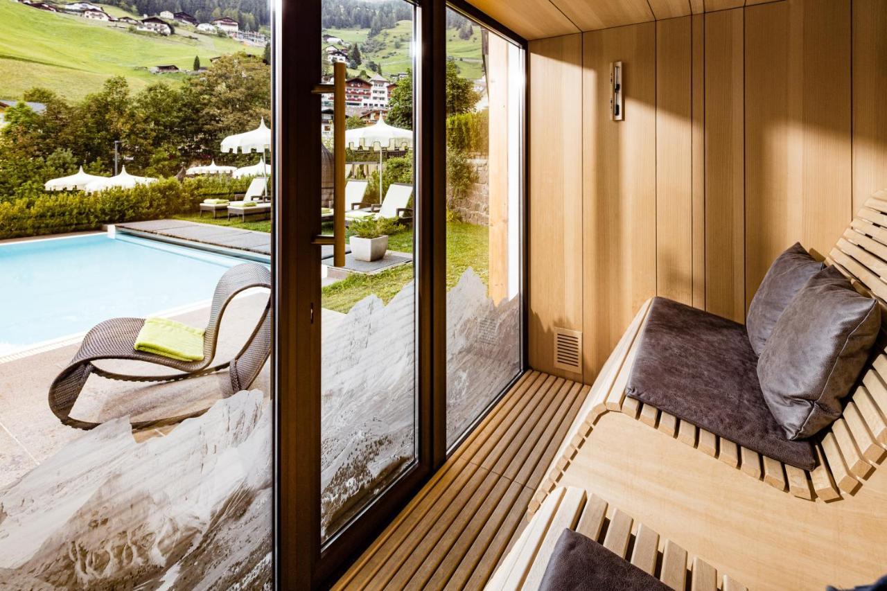 Boutique & Fashion Hotel Maciaconi - Gardenahotels Santa Cristina Val Gardena Ngoại thất bức ảnh