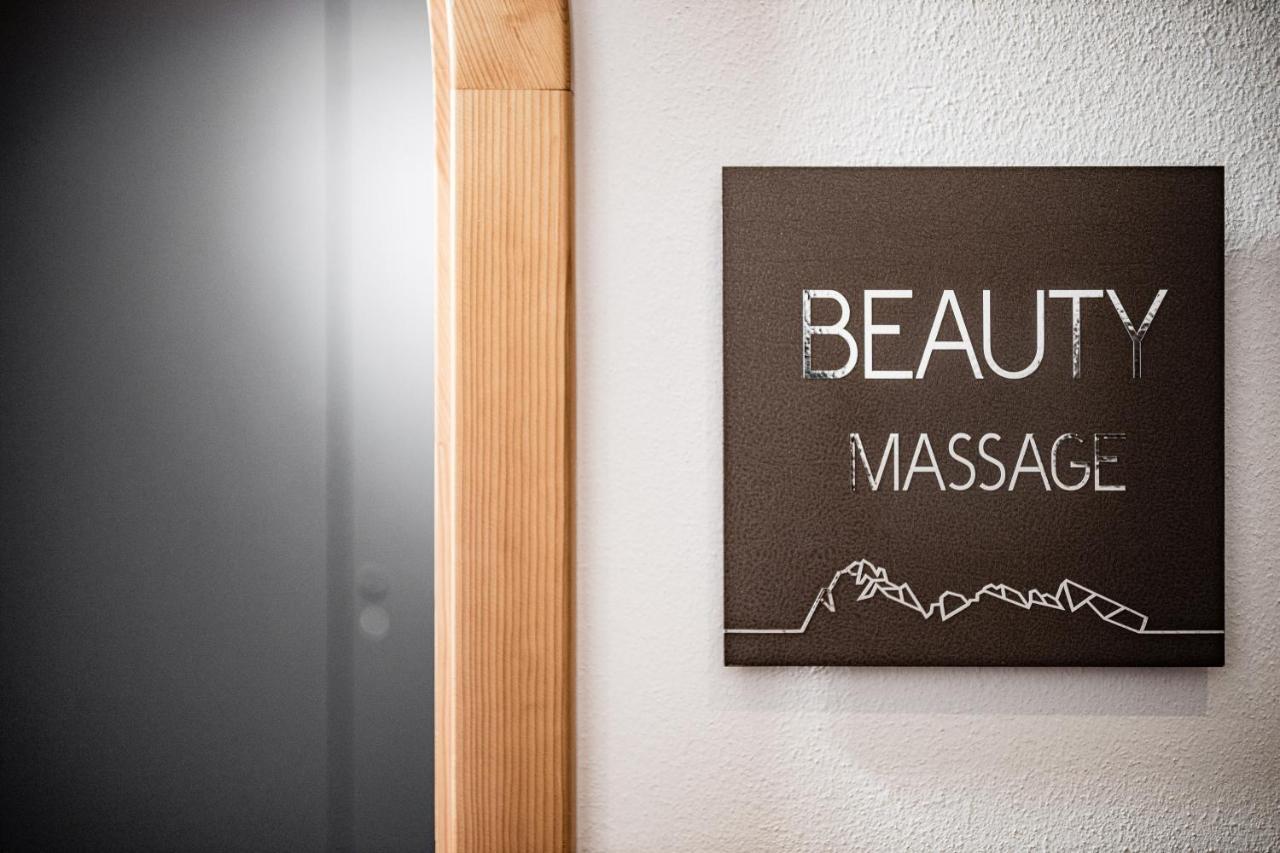 Boutique & Fashion Hotel Maciaconi - Gardenahotels Santa Cristina Val Gardena Ngoại thất bức ảnh