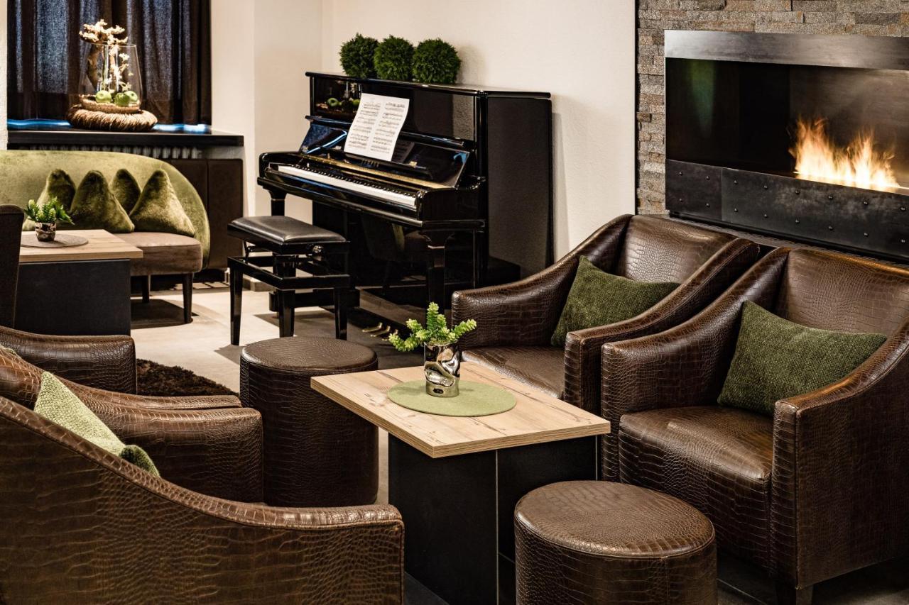 Boutique & Fashion Hotel Maciaconi - Gardenahotels Santa Cristina Val Gardena Ngoại thất bức ảnh